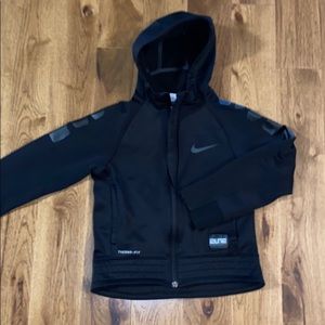 Boys Nike Elite Therma-fit black sweatshirt. S